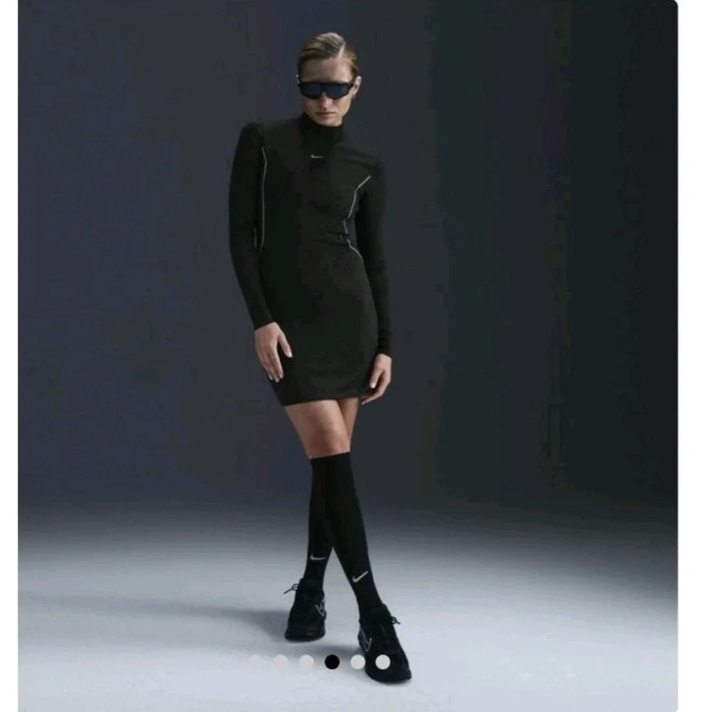 Nike Long Sleeves Black Dress Sport Fitted Athletic Reflective Pullover Stretchy